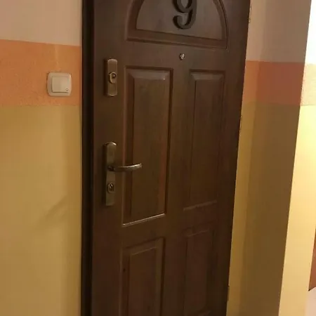 Apartment Close To 1 *